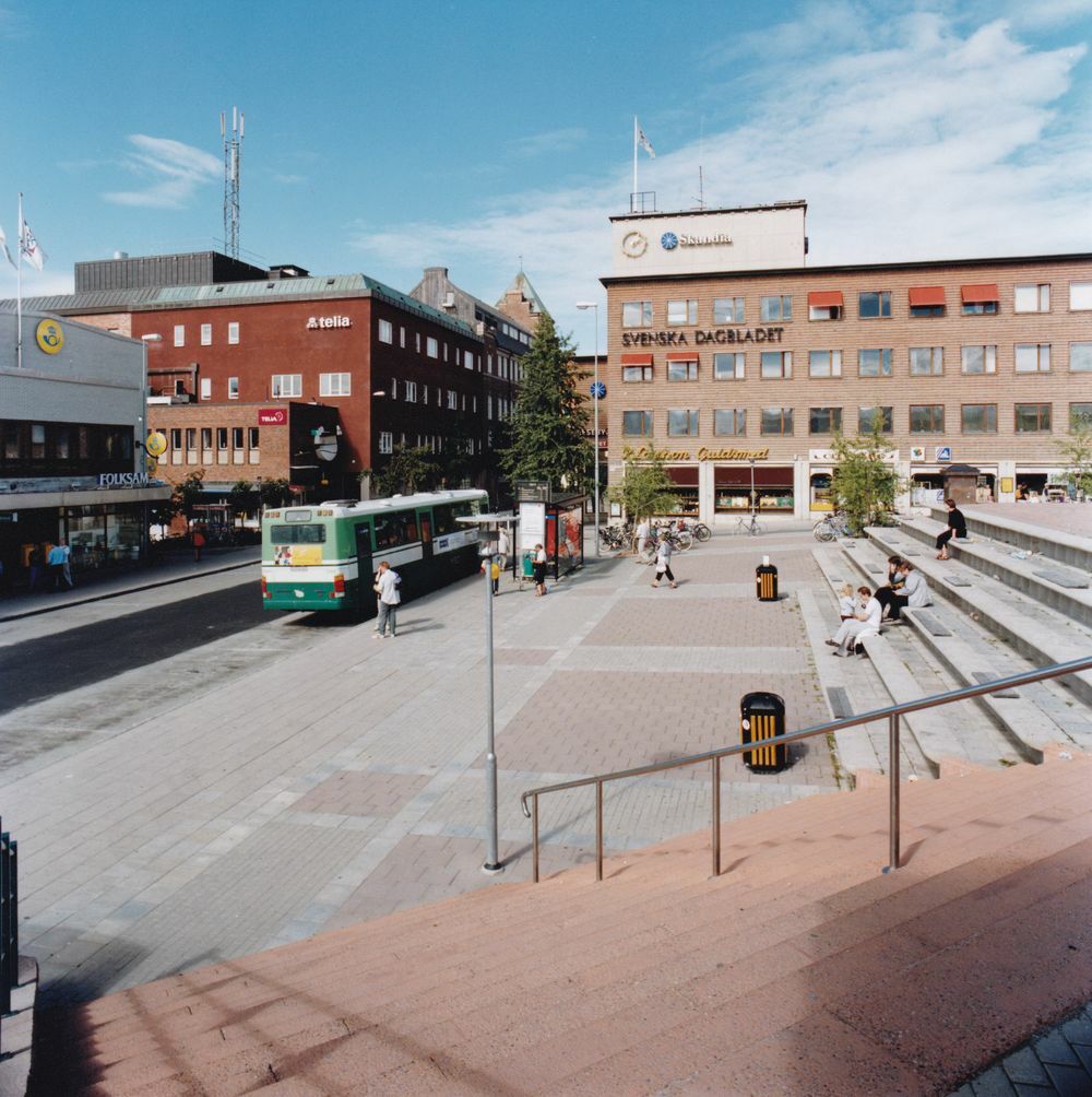 Östersund år 2000 -  Vy från busstorget mot Kyr...