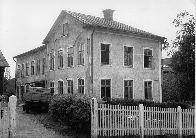 N.b. Adjunkt Gillberg, huset ägdes av Överste S...