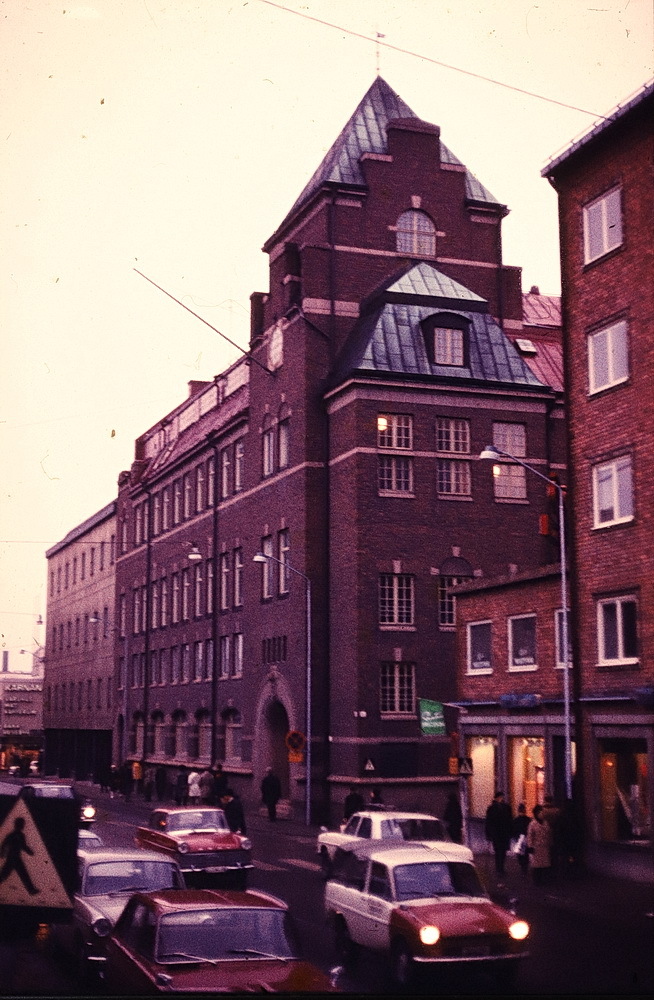 Kyrkgatan 60. Byggt 1911 som post och telehus.