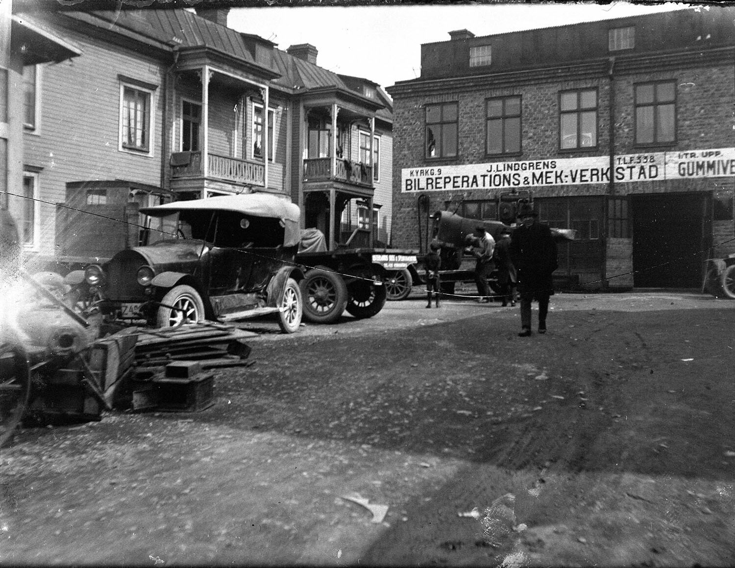 John Lindgrens bilverkstad på Kyrkgatan