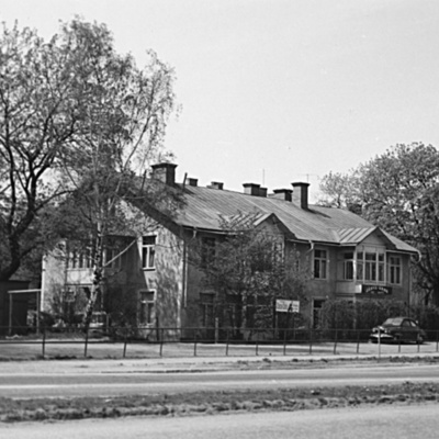 Solb 1978 32 12 - Järva Krog från Uppsalavägen