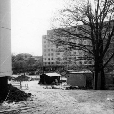 Solb 1978 125 12 - Husen på Klippgatan byggs, 1964