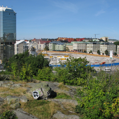 Solb 2017 06 10(c) - Byggarbete där Råsunda fotbollsstadion låg tidigare