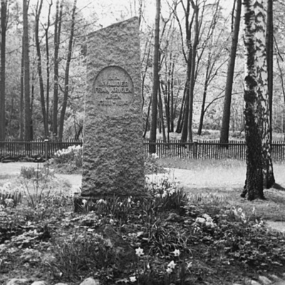 Solb 1978 32 139 - Kyrkogård