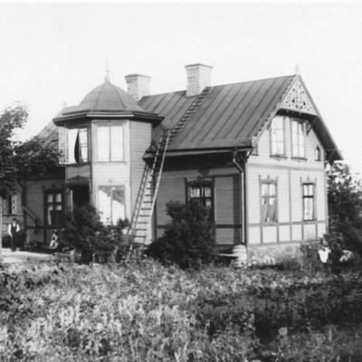 Solb 1978 25 17 - Trädgårdsmästare Englund vid Ludvigslund, 1900
