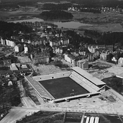 Solb 1978 24 4 - Flygfoto över Råsunda och fotbollsstadion