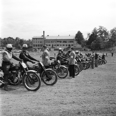 Solb 2017 02 29 - Motorcykelstävling i Frösunda, 1951