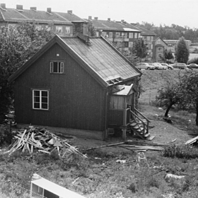 Solb 1981 25 31 - Banvaktsstuga vid Enköpingsvägen 23
