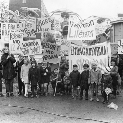 Solb 1988 51 71 - Barn som demonstrerar, 1960-tal