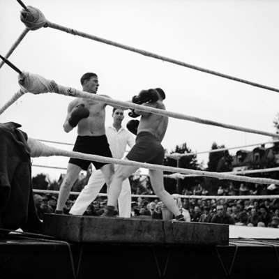 Solb 2015 10 90 - Boxningsmatch mellan Harry Persson och Olle Tandberg på Hagalunds IP, 1938