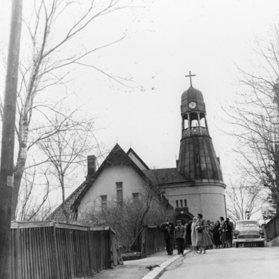 Solb HD 67 - Hagalunds kyrka från Blomgatan, 1959