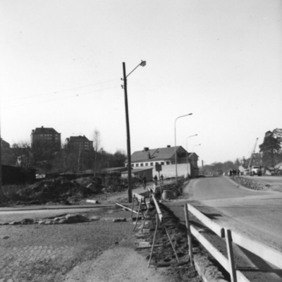 Solb 1981 25 210 - Kv Albydal 1 och Solnavägen med Viktoriamejeriet, 1960-tal