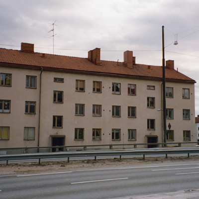 Solb U 1988 94 17 - Enköpingsvägen 15 invid Hästskostallet