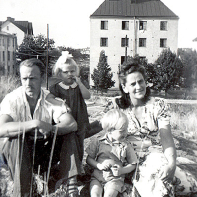 Solb 2024 02 01 - Familj i Huvudsta, 1949