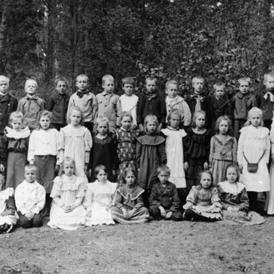 Solb 1988 24 2 - Skolklass från Haga skola, 1904