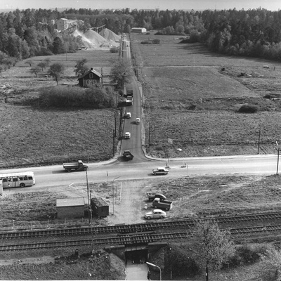 Solb 1978 97 235 - Vy från Ankdammsgatan mot Huvudsta Alléväg, 1960-tal