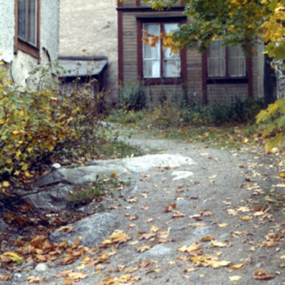Solb 1994 3 9 - Gårdshus