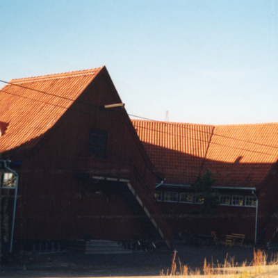 Solb 2002 4 141 - Hästskostallet på Över-Järva, 1999