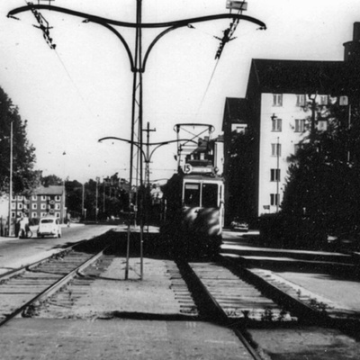 Solb 2001 11 77 - Råsundavägen vid järnvägen. Linje 15, körriktning Sundbyberg.