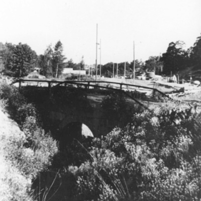 Solb 1980 31 9 - Vid Landsvägen