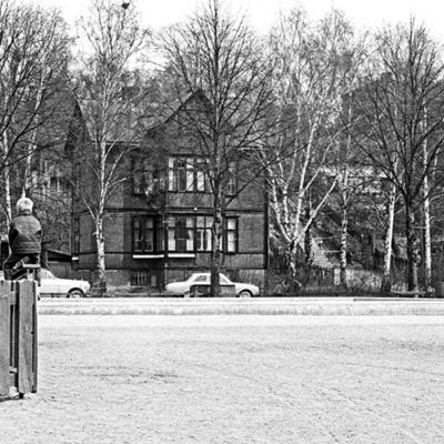 Solb 2023 14 03 - Lekplats och hus på Växthusgatan, 1960-tal