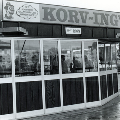 Solb 2019 03 16 - Korv-Ingvar i Postgången, Solna Centrum