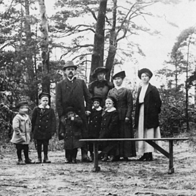 Solb 2001 12 51 - Familj vid Fjällnäs, 1910-tal