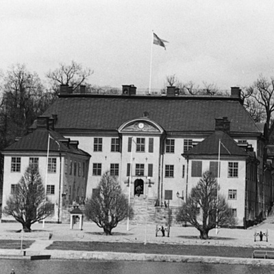 Solb 1988 60 4 - Karlbergs slott
