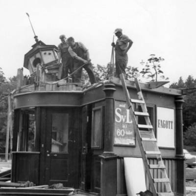 Solb 1996 20 252 - Kiosk vid Haga södra grindar rivs, 1960-tal.