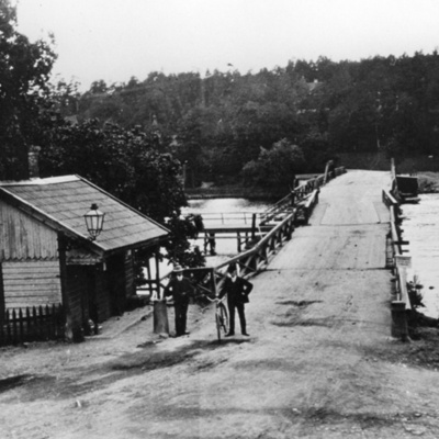 Solb 1980 60 1 - Gamla bron över till Stocksund, 1908