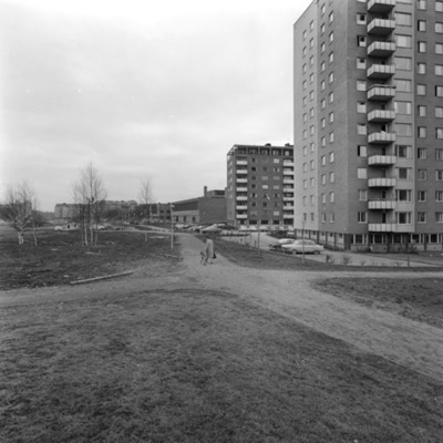 Solb 2012 18 34 - Gångväg vid Skytteholmsfältet, 1963