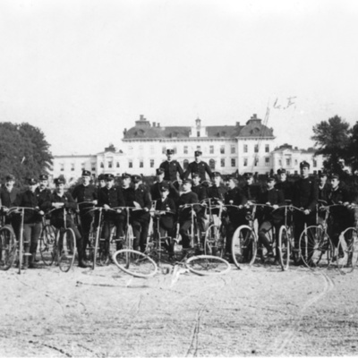 Solb 1994 12 9 - Cyklister, 1880