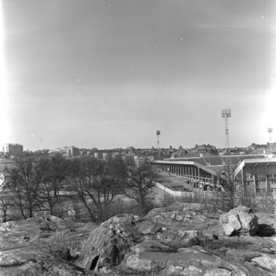 Solb 2012 18 55 - Vy mot fotbollsstadion och ekbacken i Råsunda 1963
