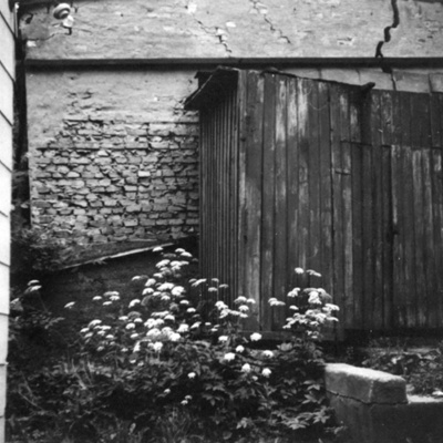 Solb 1988 27 2 - Tomt och trädgård