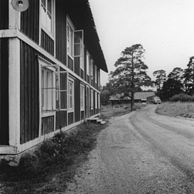 Solb 1999 13 78 - Statarlänga vid Överjärva gård