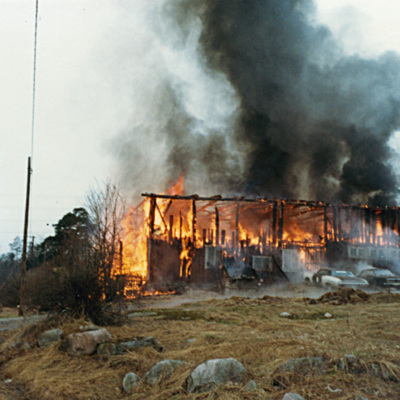 Solb 1997 1 3 - Eldsvåda vid Överjärva gård, 1975