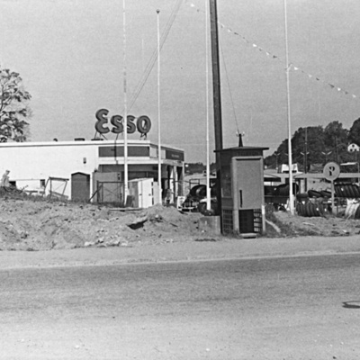 Solb 1981 25 65 - Bensinstationen Esso