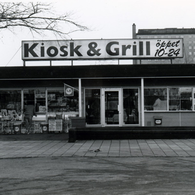 Solb 2019 03 22 - Kiosk och grill på Huvudsta torg