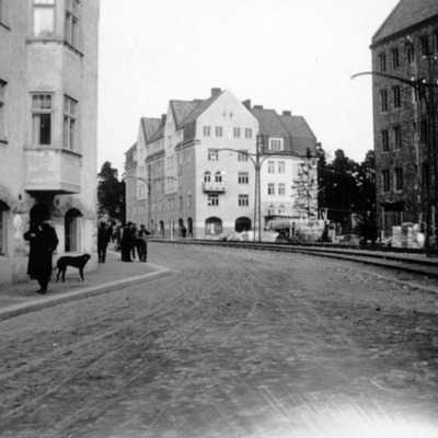 Solb 2013 02 38 - Tidig bild från Stockholmsvägen vid kv. Spiran, 1911