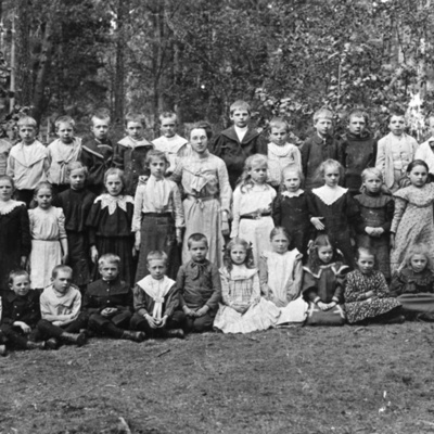 Solb 1980 55 2 - Skolklass från Haga skola, 1905