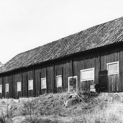 Solb 1996 19 3 - Ladugården vid Överjärva gård
