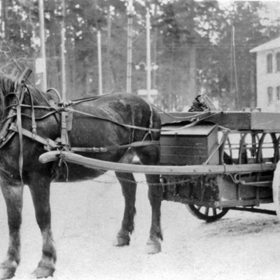 Solb 1998 2 5 - Mjölkskjutsen från Överjärva gård