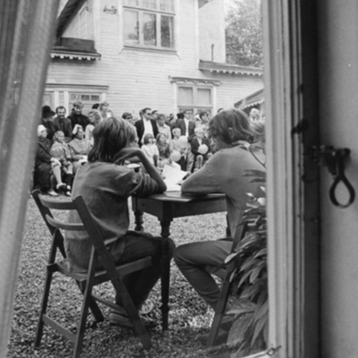 Solb 1978 72 11 - Gårdsfest