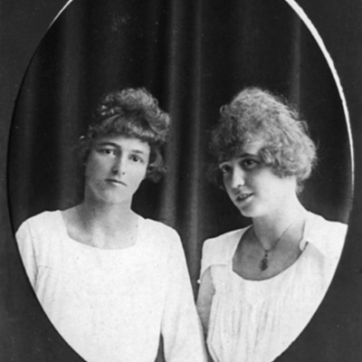 Solb 1996 6 16 - Systrarna Ask, Elin och Gerda, 1915