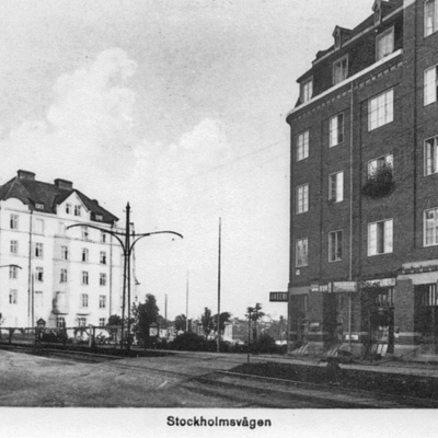 Solb 2001 11 196 - Stockholmsvägen på ömse sidor om Stråket