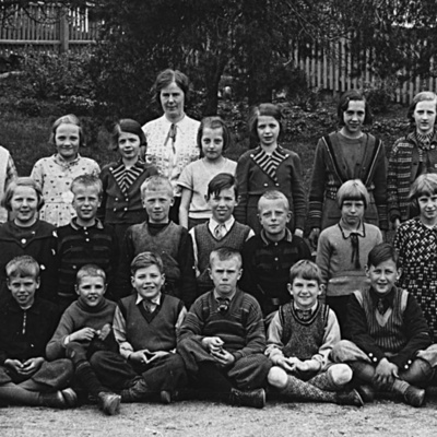 Solb 1980 19 7 - Skolklass från Lilla Alby folkskola