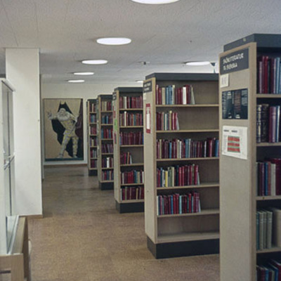 Solb 2022 07 28 - Solna stadsbibliotek, vuxenavdelningen