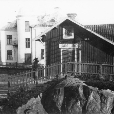 Solb 1996 15 1 - Stationshus i Hagalund