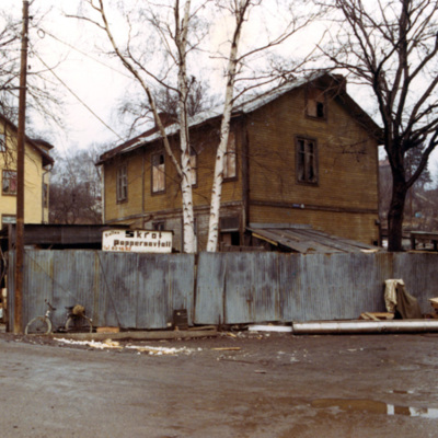 Solb 1994 3 29 - Skrotupplag på Växthusgatan, 1970-tal