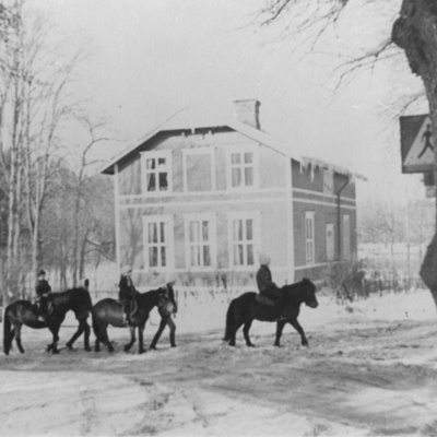 Solb 1981 15 4 - Alléskolan vid Huvudsta, 1950-tal